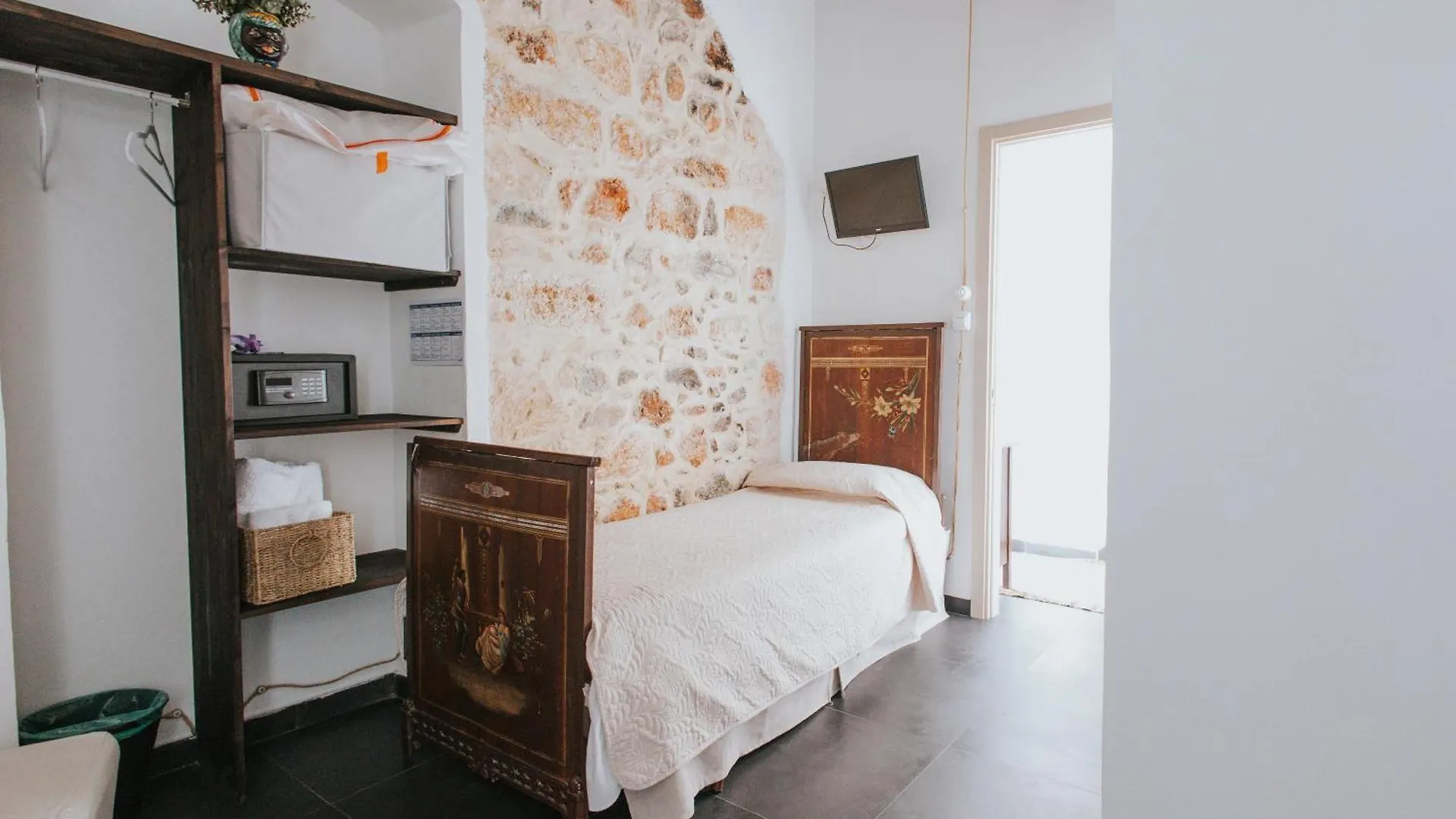 Bed and Breakfast Cosi Priziusi Vizzini Italia